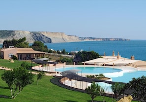 2 outdoor pools, open 10:00 AM to 9:00 PM, pool loungers - Belver Porto Dona Maria Resort (Lagos)