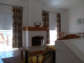 23-inch TV with satellite channels, books - Belver Porto Dona Maria Resort (Lagos)