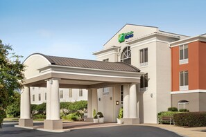 Exterior - Holiday Inn Express Hotel & Suites Auburn - University Area by IHG (Auburn)
