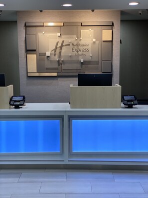 Check-in/check-out kiosk