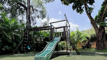 Children’s play area – outdoor