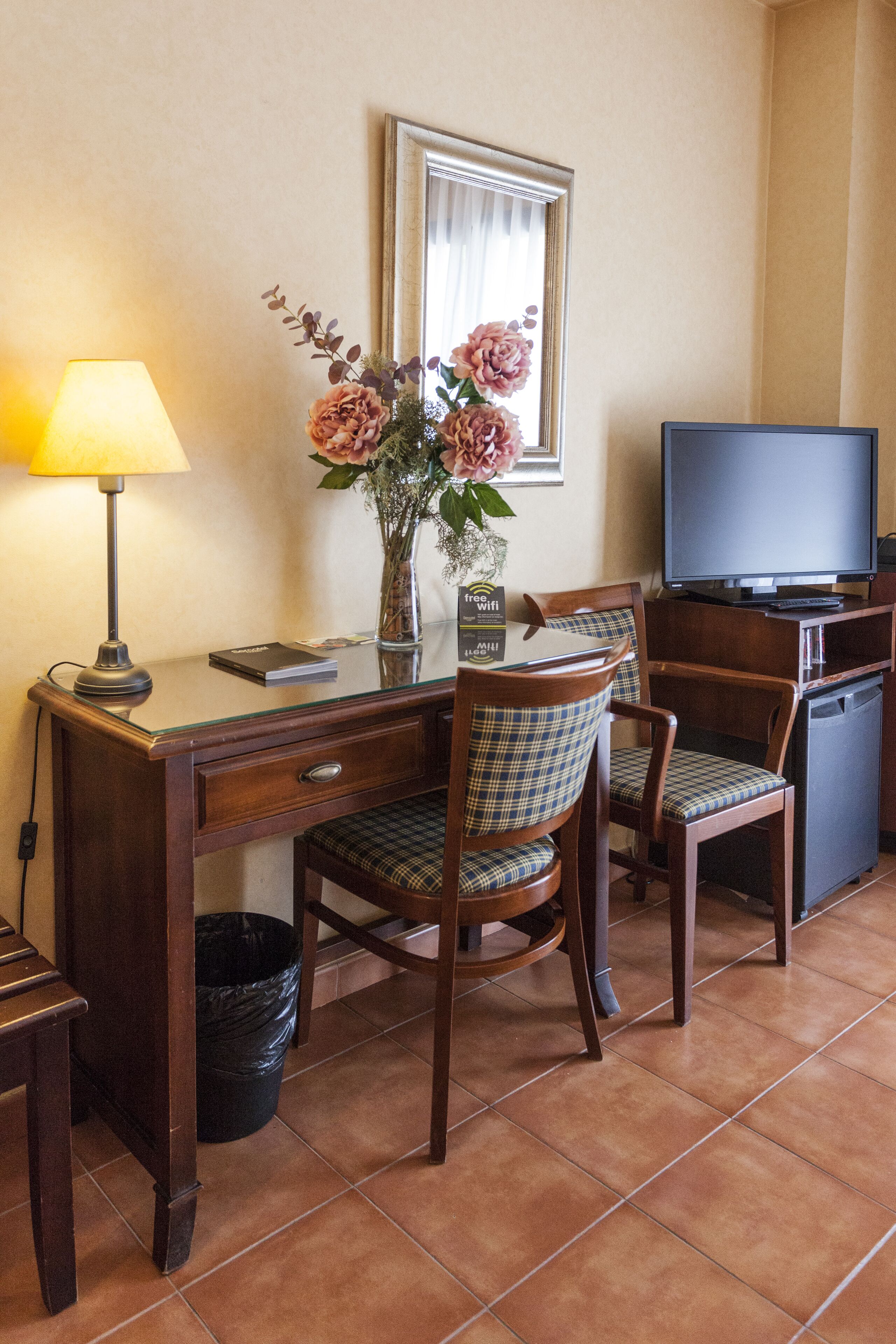 minibar, in-room safe, desk, free wifi