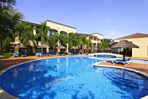 8 outdoor pools, pool umbrellas, sun loungers