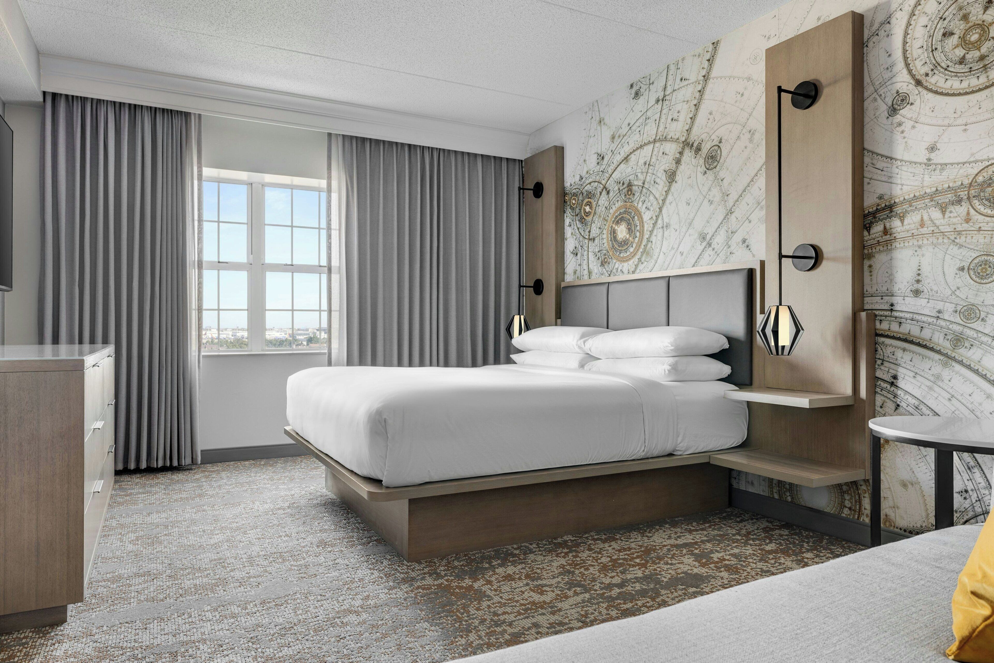 Premium bedding, in-room safe, desk, iron/ironing board