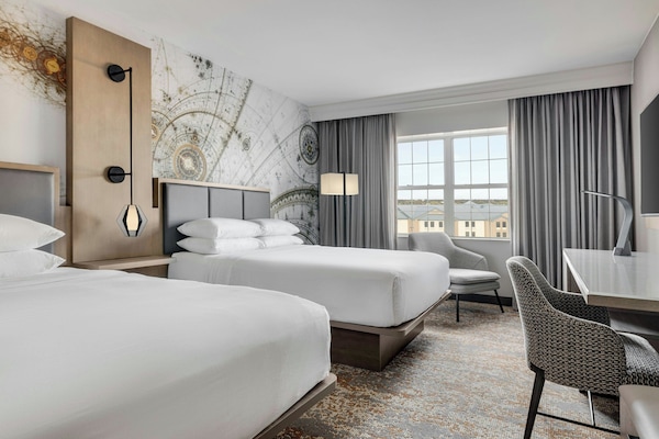 Luxe beddengoed, een kluis op de kamer, een bureau