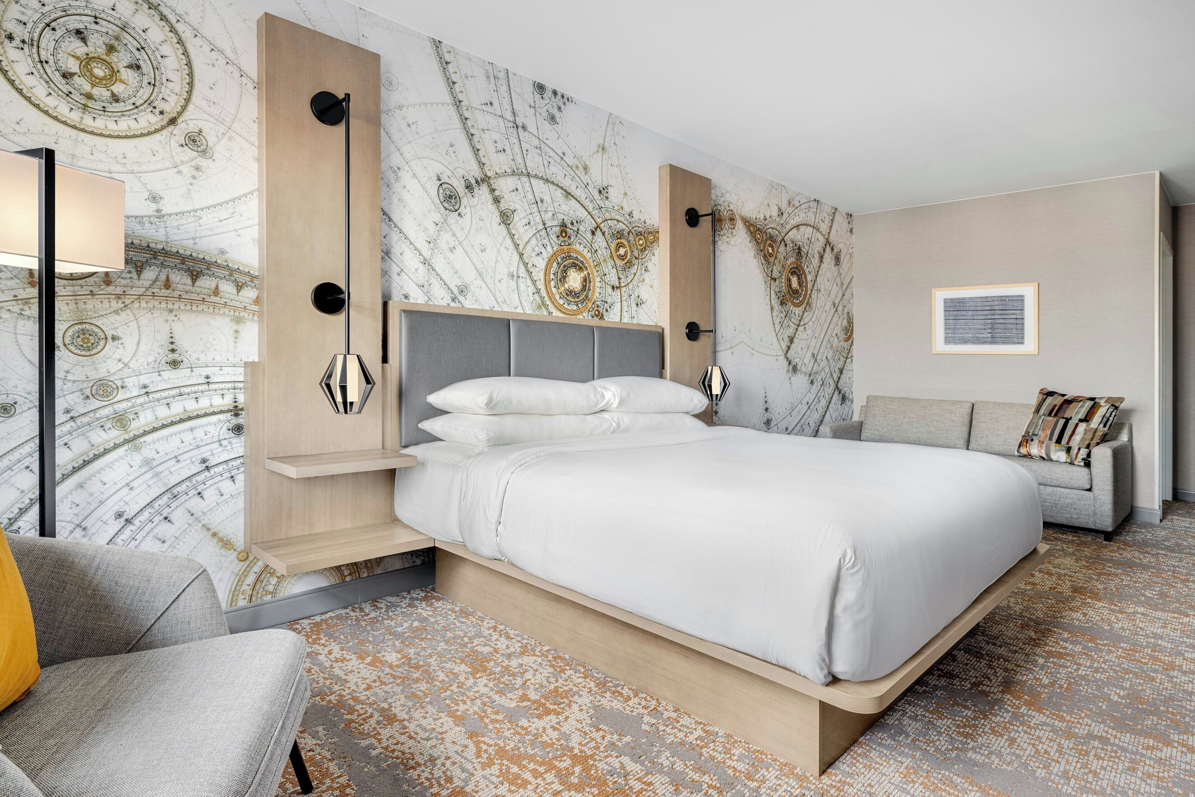 Premium bedding, in-room safe, desk, iron/ironing board