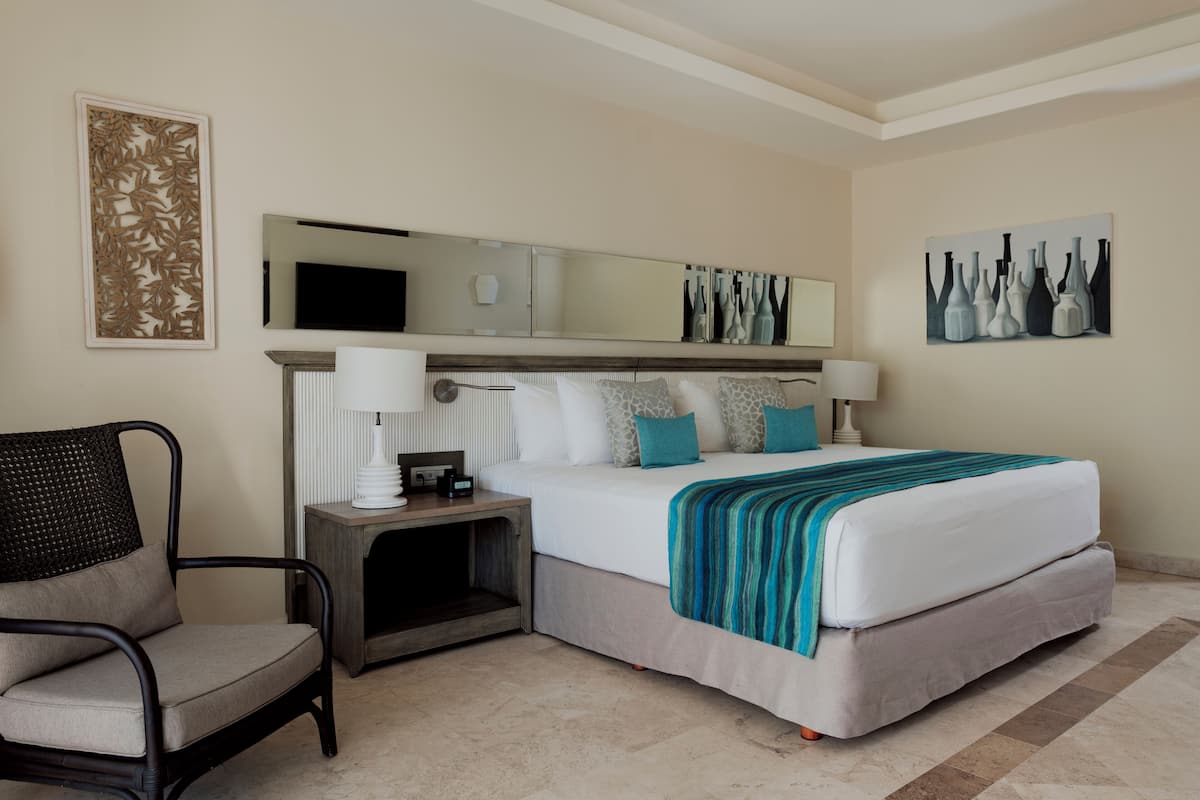 Privileged Deluxe | Free minibar items, in-room safe, blackout drapes, iron/ironing board