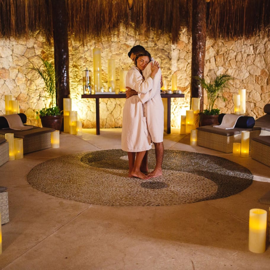 Couples treatment rooms, sauna, hot tub, steam room, Turkish bath