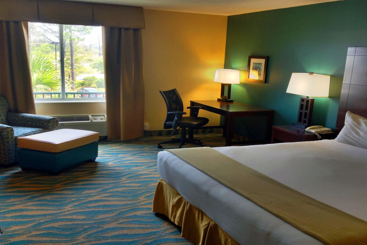 In-room safe, desk, iron/ironing board, free cots/infant beds