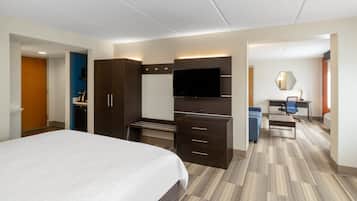 Suite, 1 Bedroom | In-room safe, desk, iron/ironing board, free cribs/infant beds