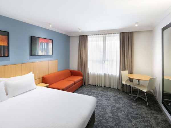 Mercure Brisbane Garden City - Logan City