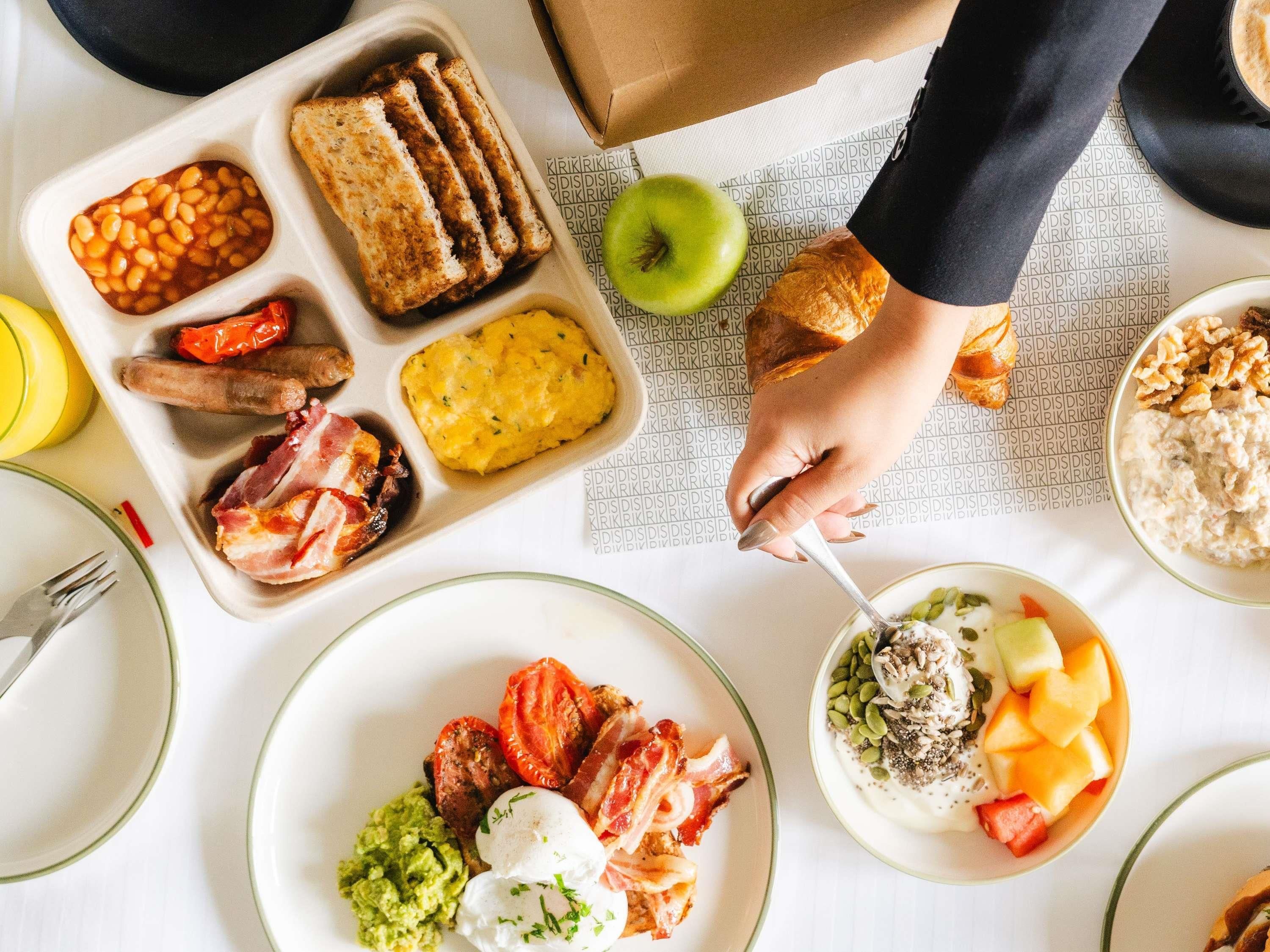 Se ofrece un desayuno bufé todos los días (por un coste adicional)