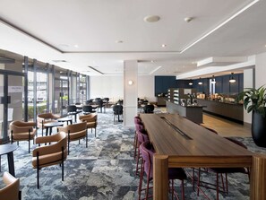 Desayuno buffet (AUD 27.5 por persona)