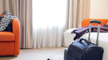 Premium bedding, in-room safe, desk, laptop workspace