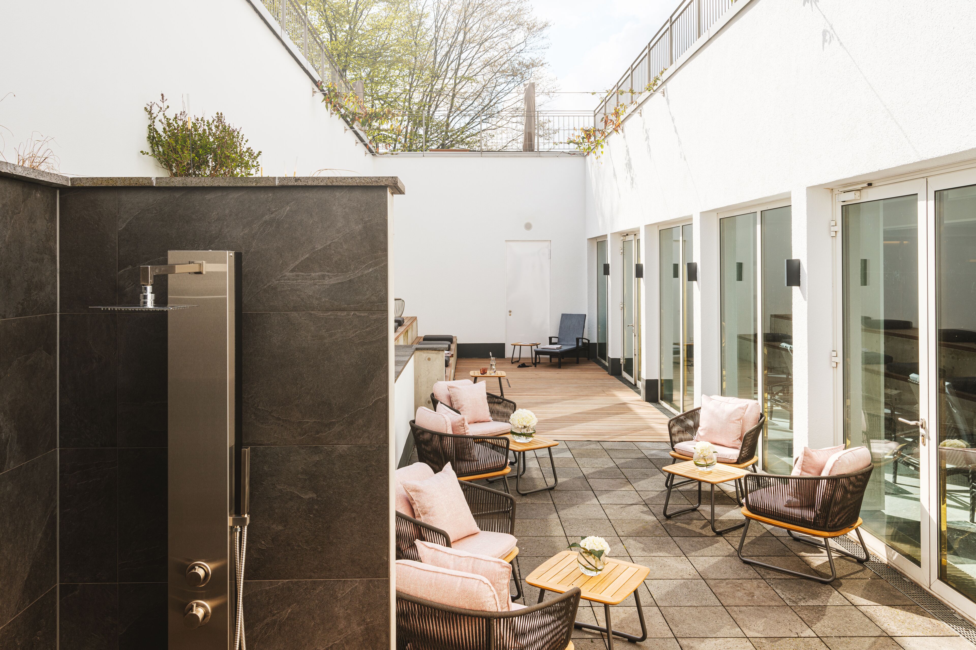 sauna, body treatments, aromatherapy, body wraps, body scrubs, facials