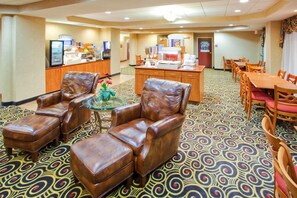 Free buffet breakfast - Holiday Inn Express Hanover by IHG (Hanover)