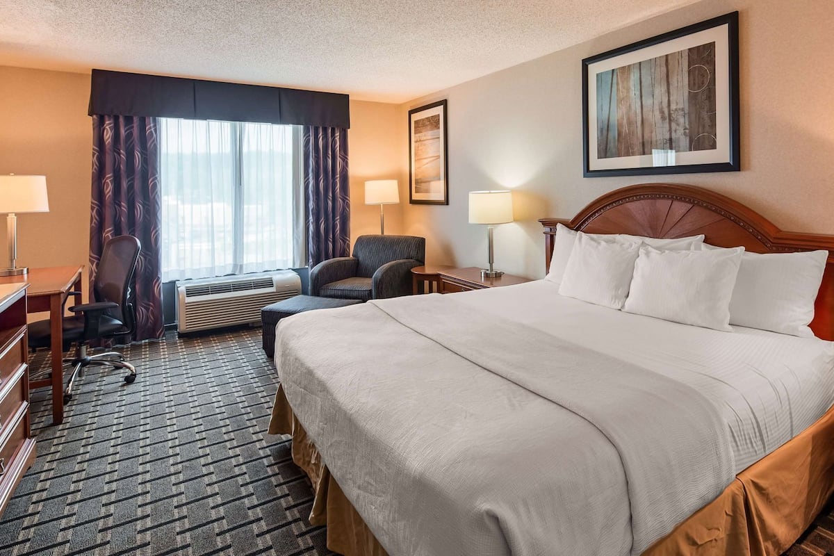 مكواة/لوح كي وواي فاي مجانًا وملاءات أسرّة