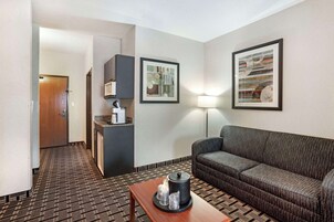 熨斗/熨衣板、免费 WiFi、床单