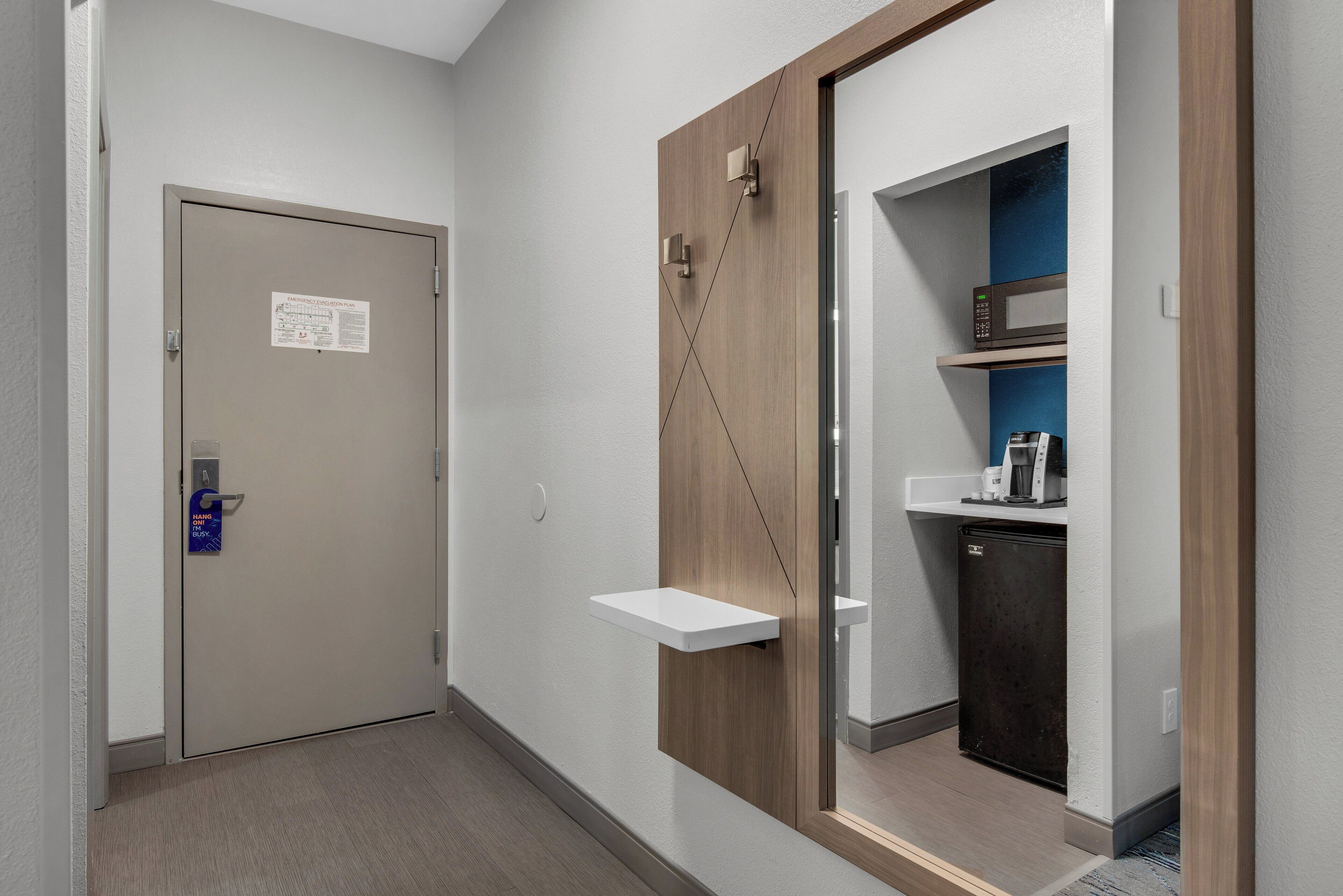 1 bedroom, in-room safe, desk, blackout curtains