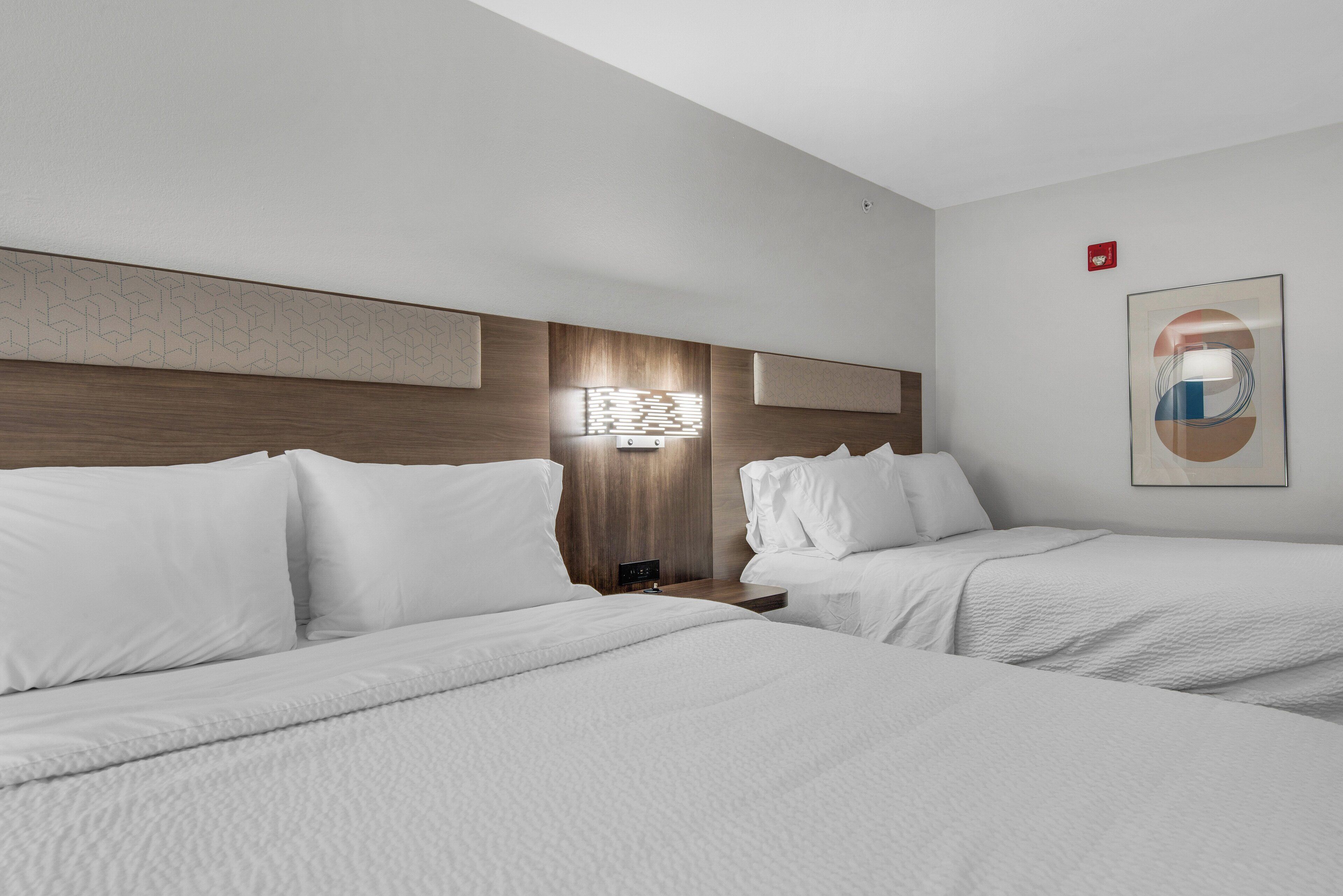 1 bedroom, in-room safe, desk, blackout curtains