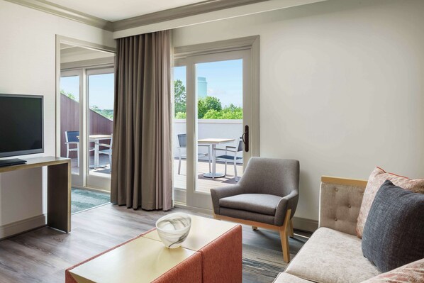 Suite, 1 chambre, terrasse | Coin séjour