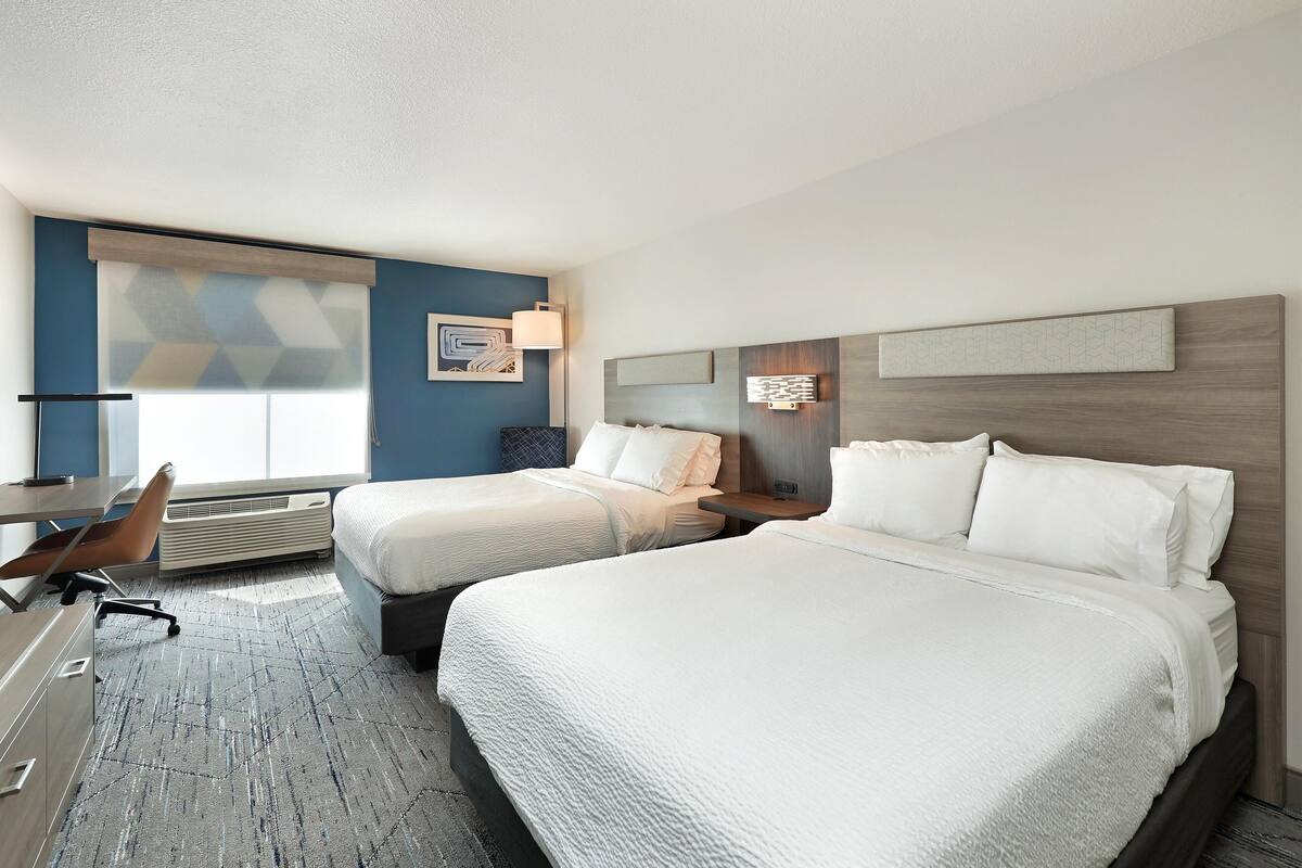 In-room safe, desk, iron/ironing board, WiFi (free)