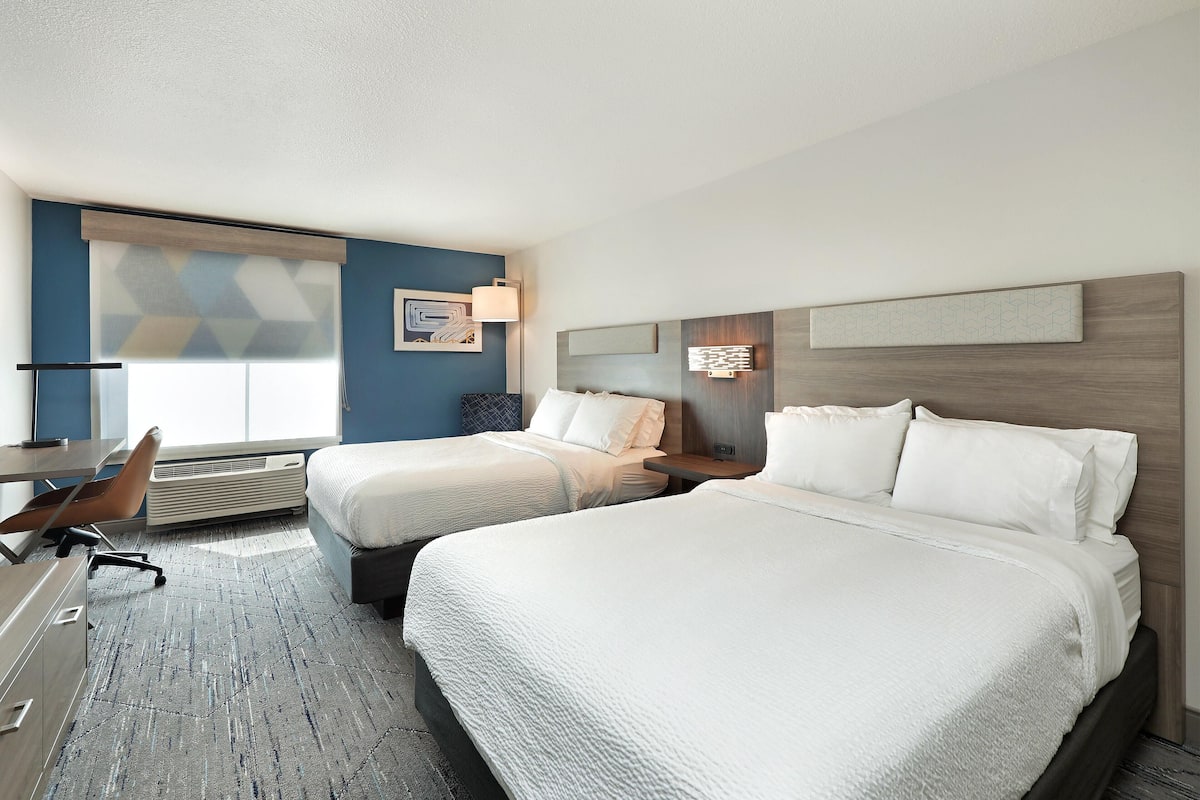 In-room safe, desk, iron/ironing board, WiFi (free)