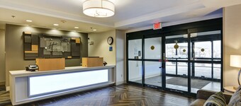 Holiday Inn Express & Suites New Berlin by IHG