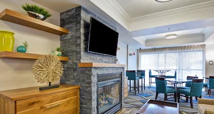 Holiday Inn Express & Suites New Berlin by IHG