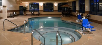 Holiday Inn Express & Suites New Berlin by IHG