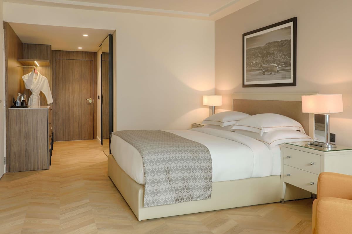 Chambre Exécutive, 1 très grand lit | 1 chambre, minibar, coffres-forts dans les chambres, bureau