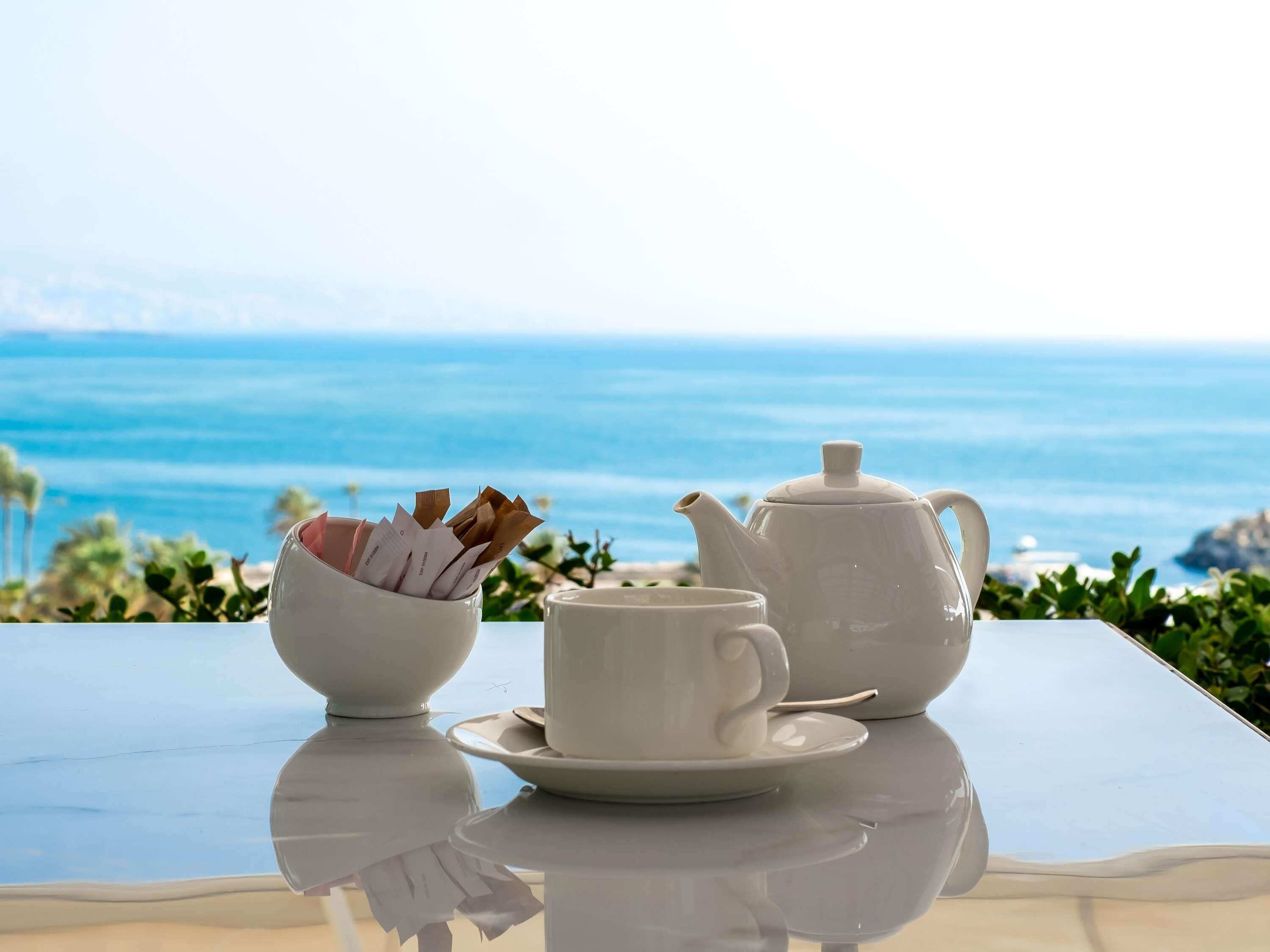 Daily buffet breakfast (USD 28 per person)