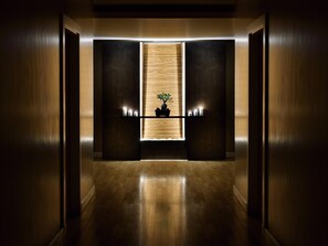 Couples treatment rooms, steam room, body treatments, aromatherapy