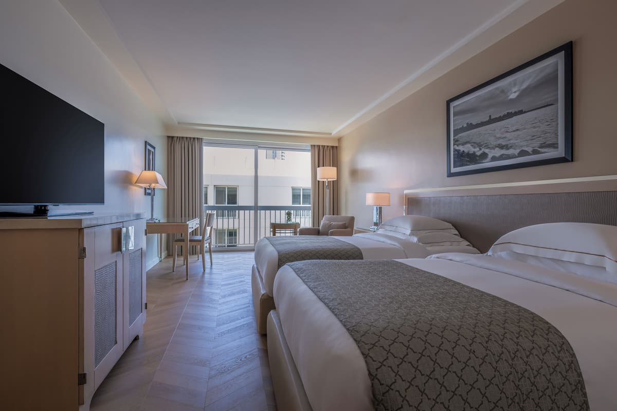 Classic Twin Room, 2 Twin Beds | 1 bedroom, minibar, in-room safe, desk