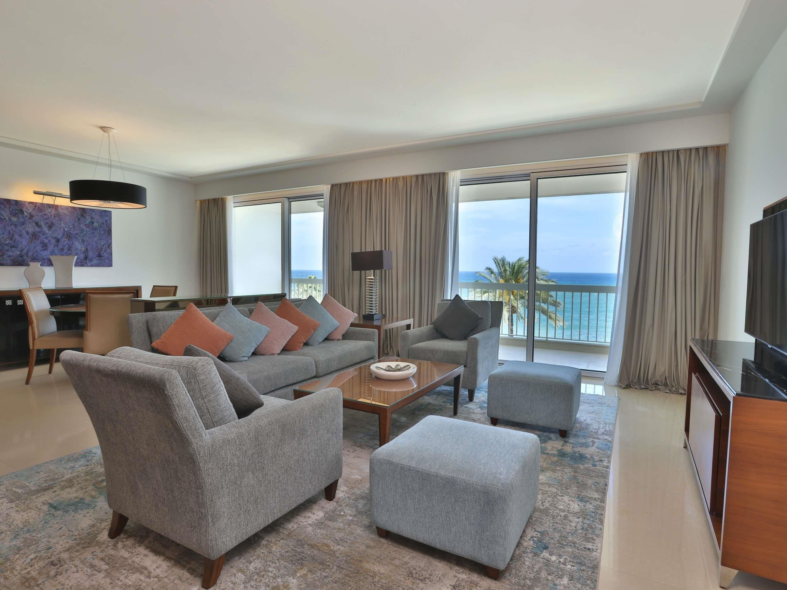 Suite, 1 King Bed, Sea View (Diplomatic)