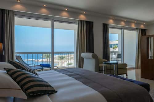 Suite, 1 King Bed, Sea View (Ambassador)
