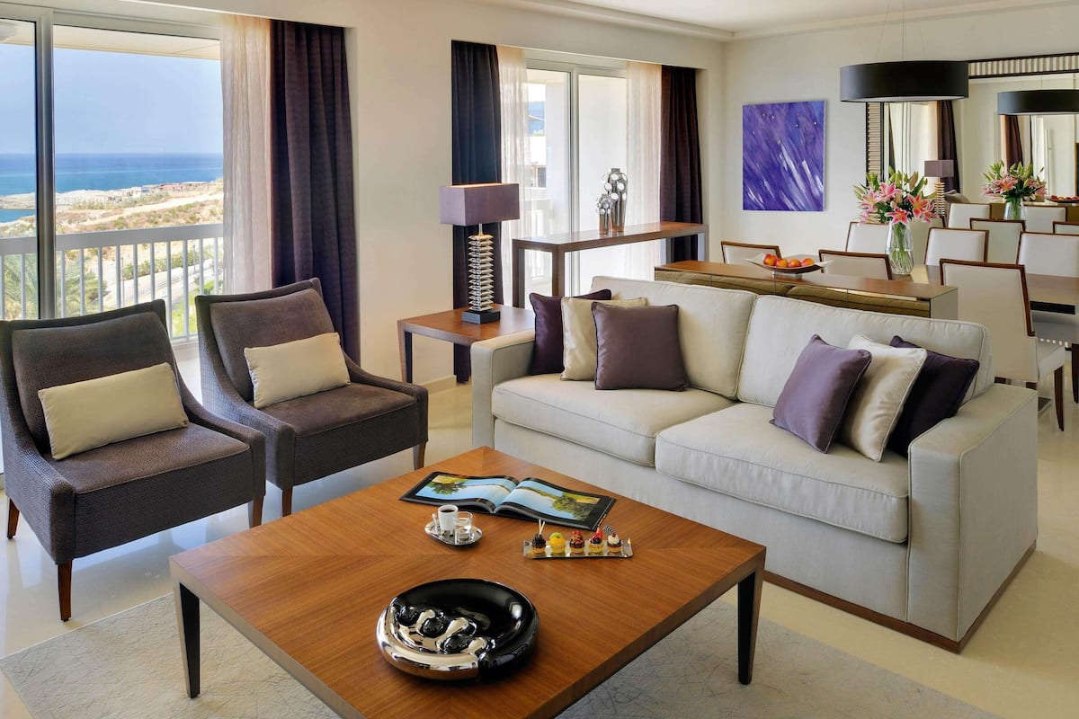Suite, 1 King Bed, Sea View (Ambassador)