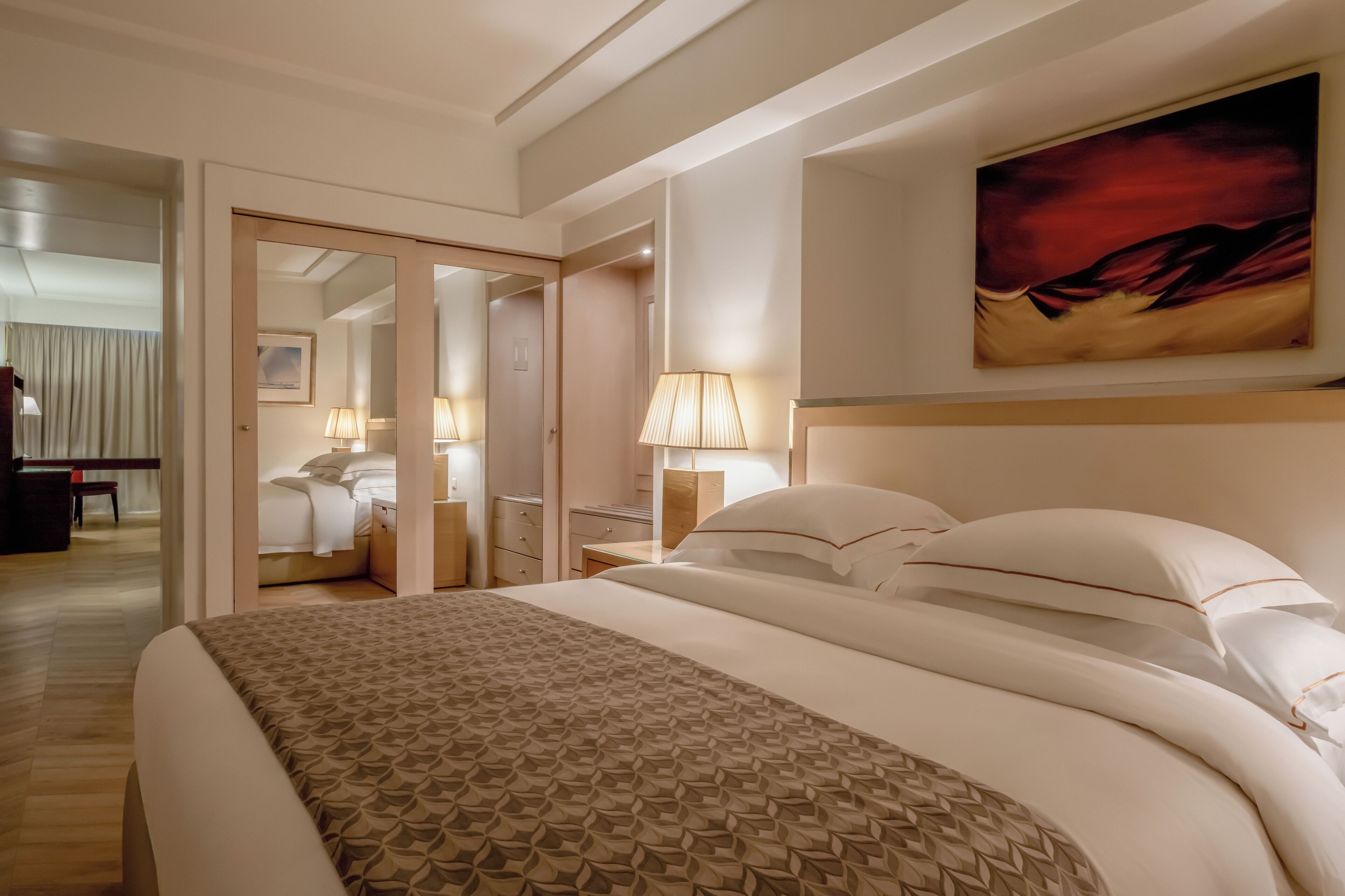 Suite Exécutive, 1 très grand lit, vue mer | 1 chambre, minibar, coffres-forts dans les chambres, bureau