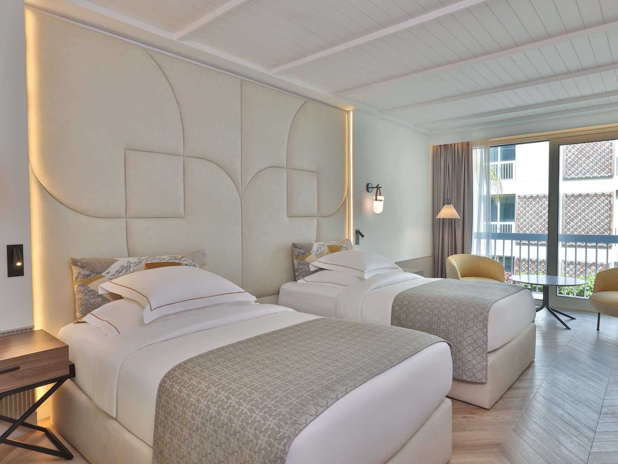 Executive Twin Room, 2 Twin Beds, Garden View | 1 bedroom, minibar, in-room safe, desk