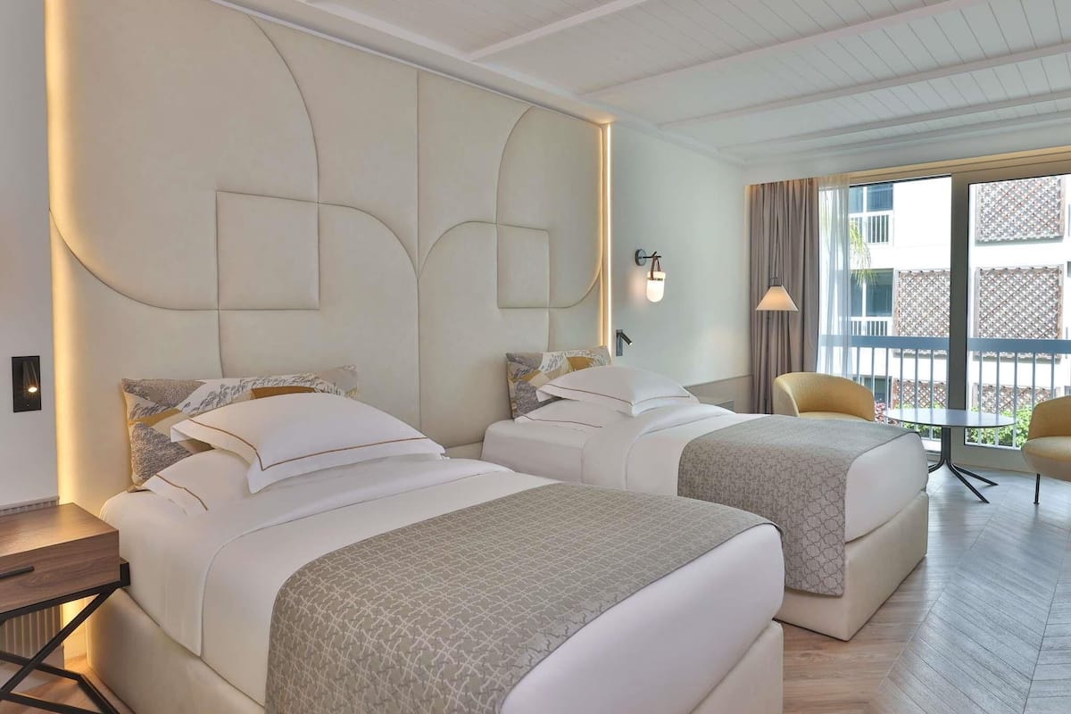 Executive Twin Room, 2 Twin Beds, Garden View | 1 bedroom, minibar, in-room safe, desk