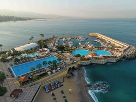 Suite, 1 cama de matrimonio grande, vistas al mar (Ambassador) | Exterior