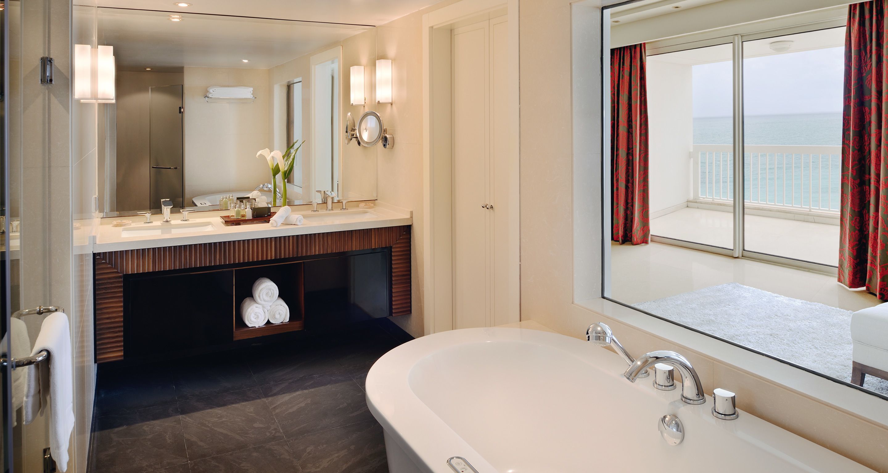suite, sea view (ambassador) | bathroom | eco-friendly toiletries, hair dryer, slippers, bidet