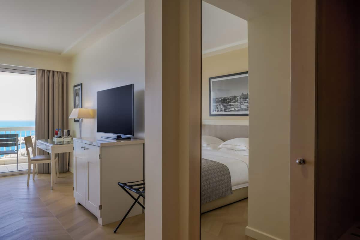 Family Room, 2 Double Beds, Connecting Rooms | 1 bedroom, minibar, in-room safe, desk