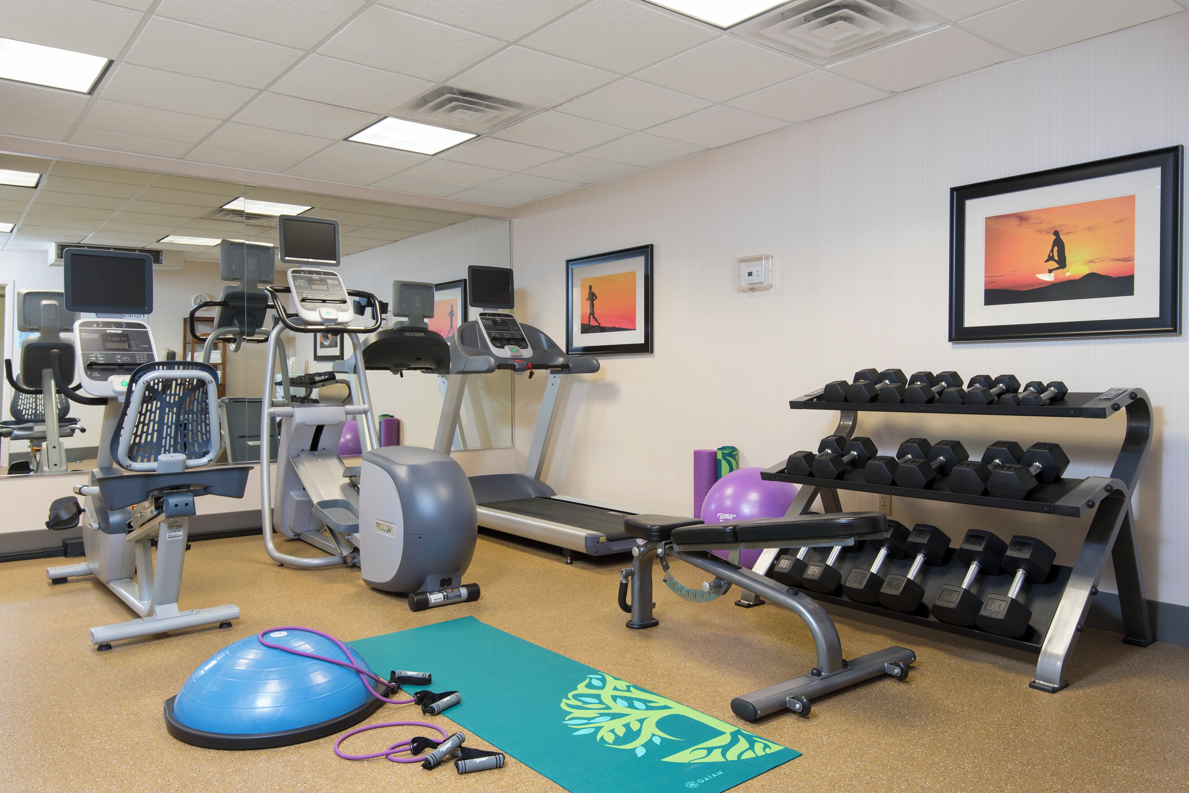 Photo - Holiday Inn Express Hotel & Suites Grand Rapids-North by IHG