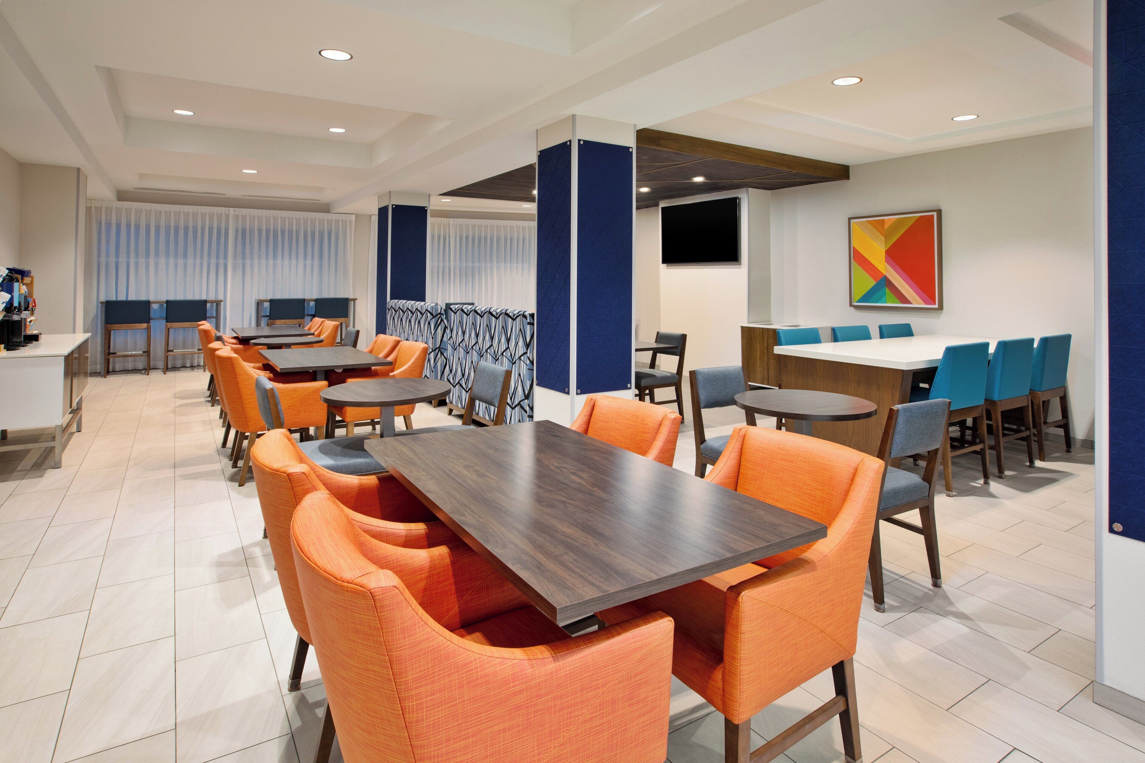Photo - Holiday Inn Express Hotel & Suites Grand Rapids-North by IHG