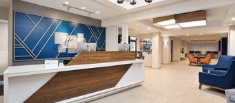 Holiday Inn Express Hotel & Suites Grand Rapids-North by IHG
