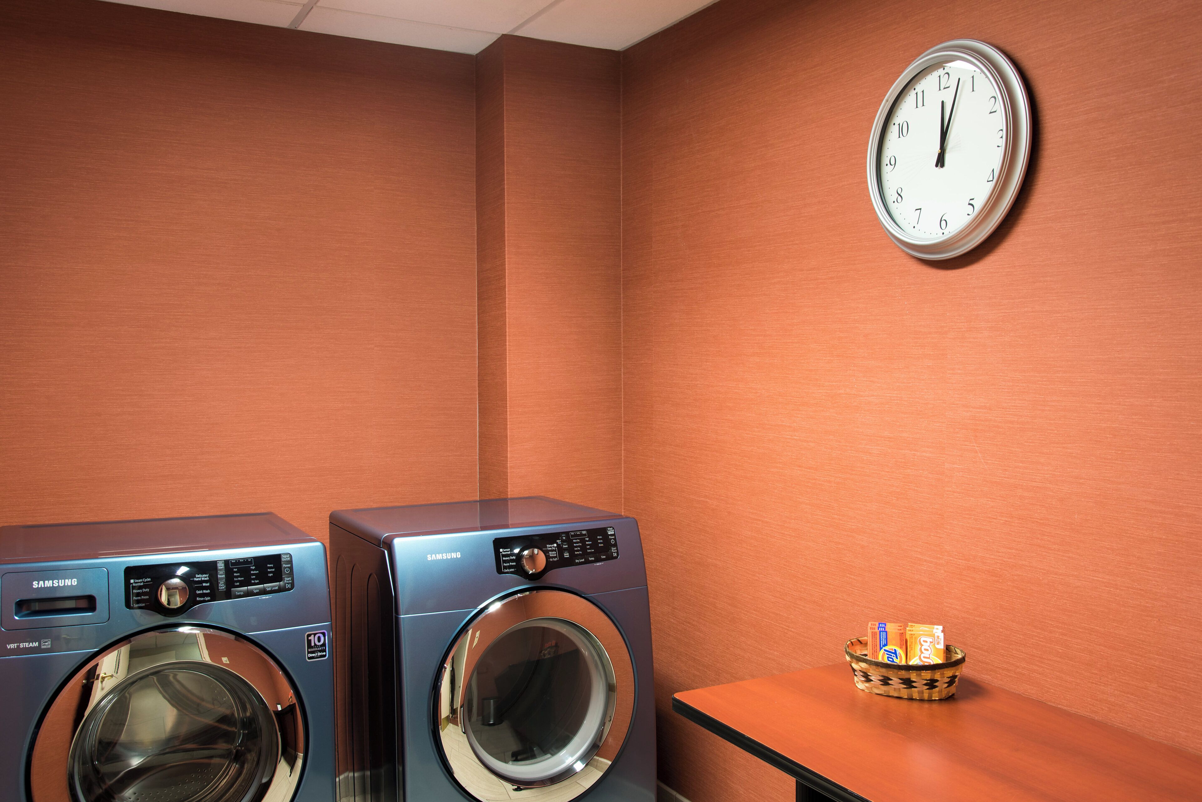 Photo - Holiday Inn Express Hotel & Suites Grand Rapids-North by IHG