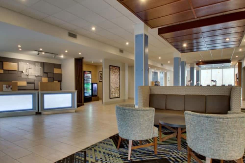 Holiday Inn Express Hotel & Suites Mount Pleasant by IHG