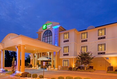 Holiday Inn Express Hotel & Suites Mount Pleasant by IHG