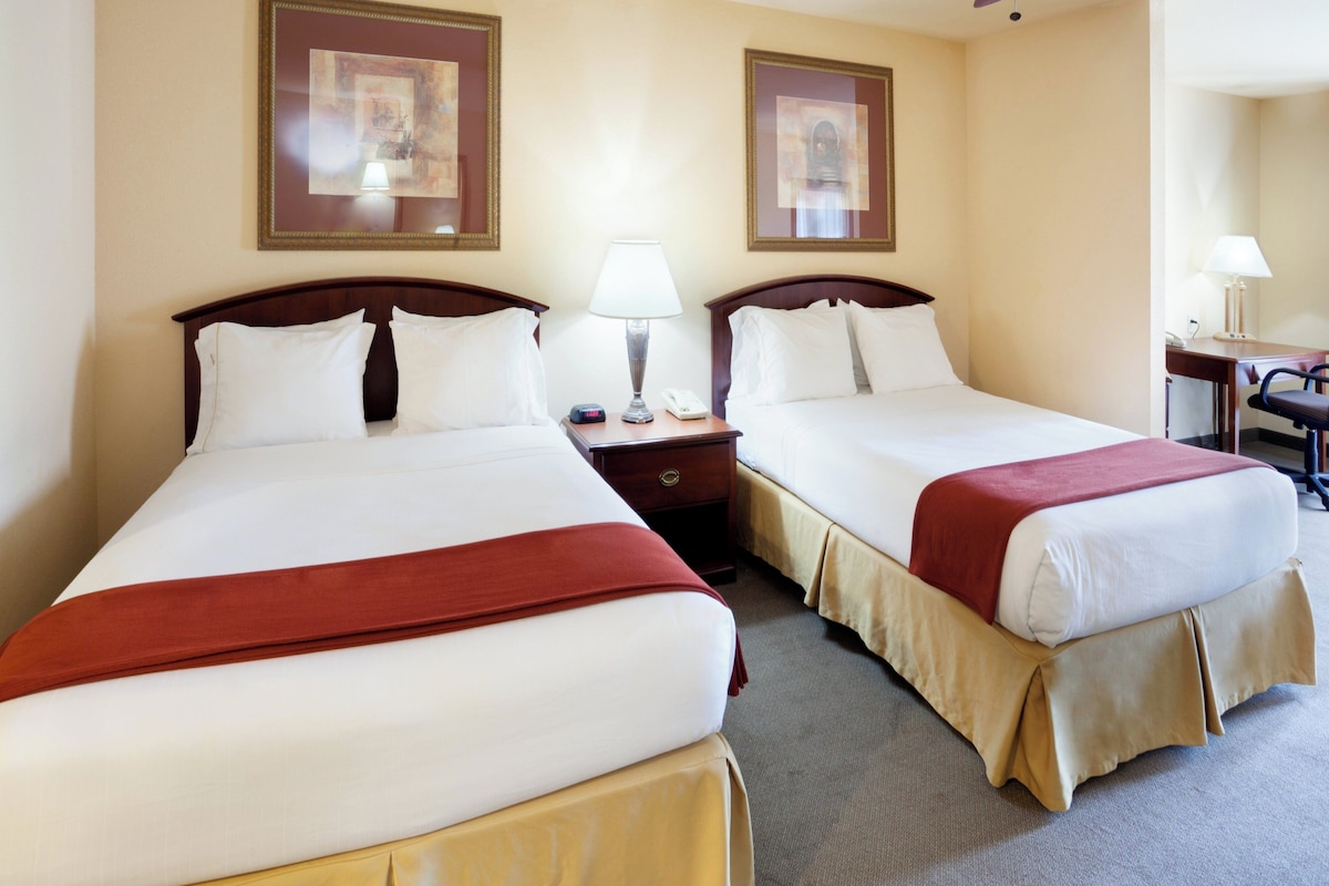 Suite, 2 Queen Beds | Desk, iron/ironing board, cribs (free), rollaway beds (surcharge)